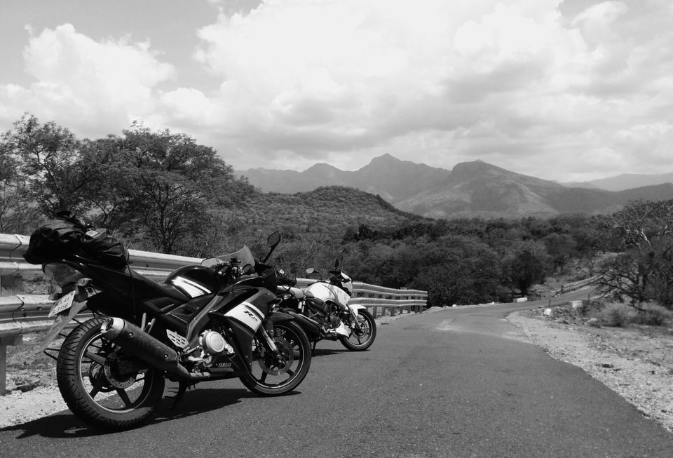 Photo of Munnar, Monsoon & Bike - Awesome Threesome 36/38 by Piyush Aggarwal