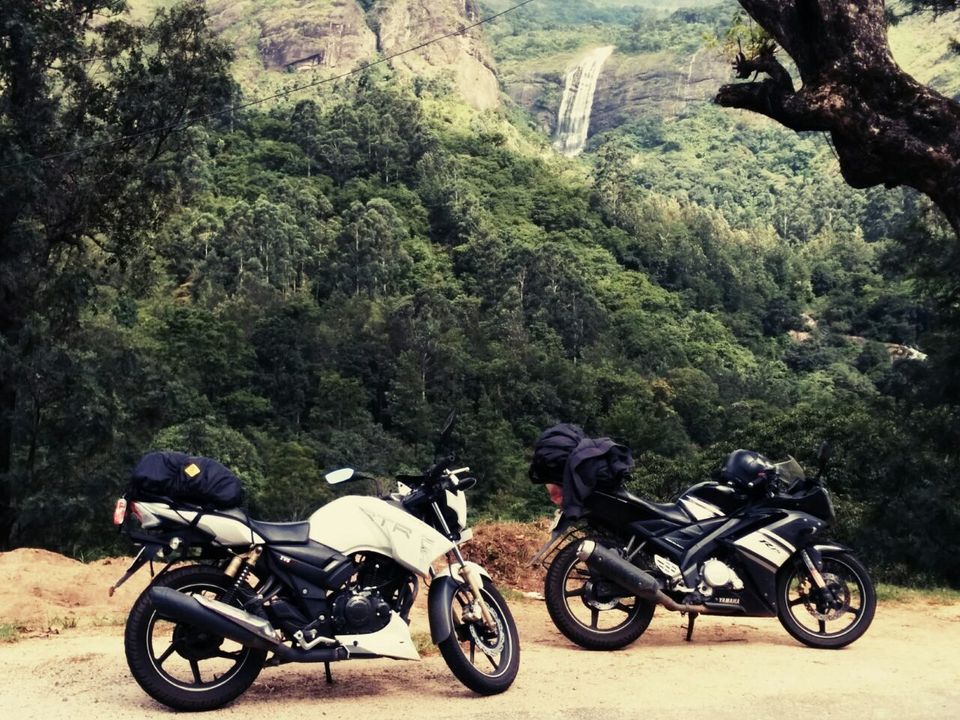 Photo of Munnar, Monsoon & Bike - Awesome Threesome 38/38 by Piyush Aggarwal