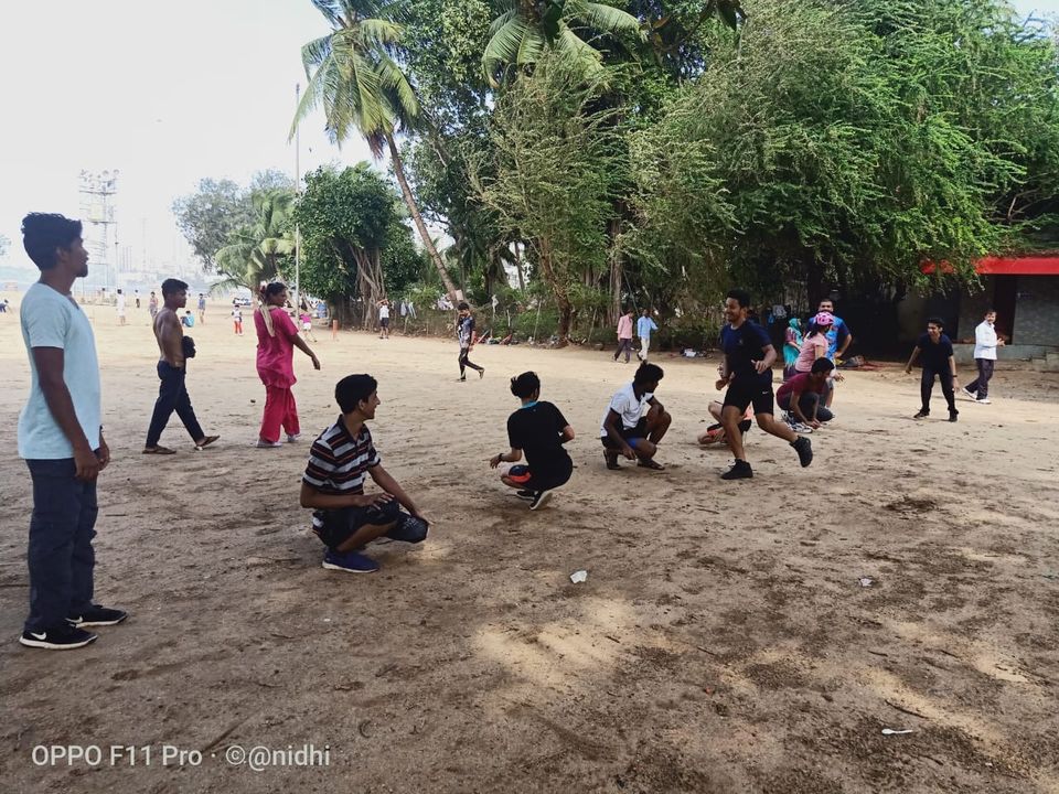 Photo of Girgaum Chowpatty Beach, Queen’s Necklace, Netaji Subhash Chandra Bose Road, Chowpatty, Gamdevi, Mumbai, Maharashtra, India by Diya Tilara