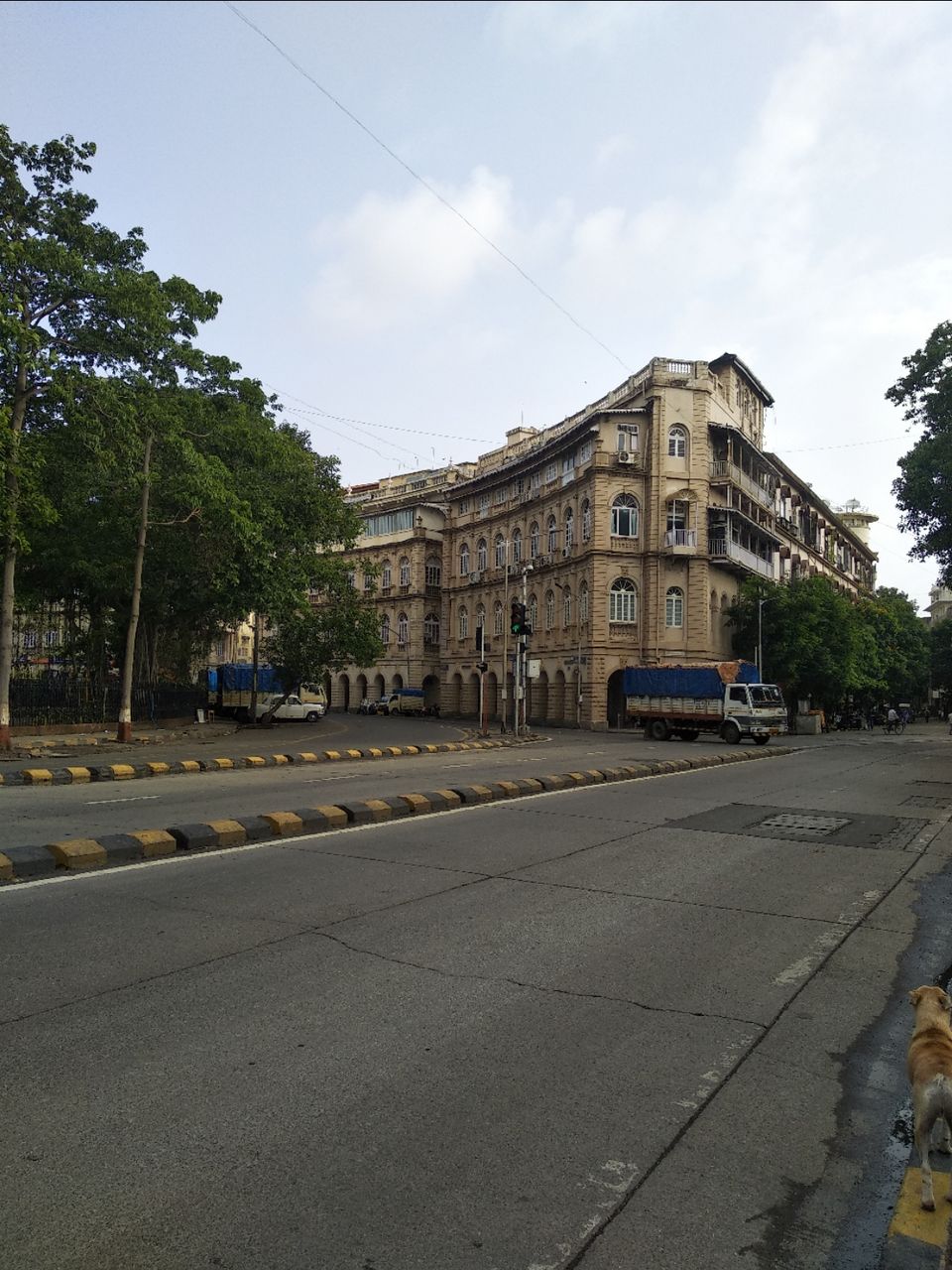 Photo of The Asiatic Society Mumbai Library, Horniman Circle, Near RBI, Fort, Mumbai, Maharashtra, India by Diya Tilara