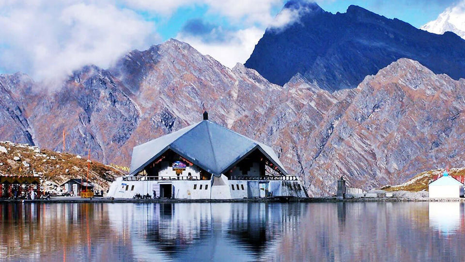 Photo of Exploring The Valley of Flowers: A Complete Travel Guide by Nilanjan Roy
