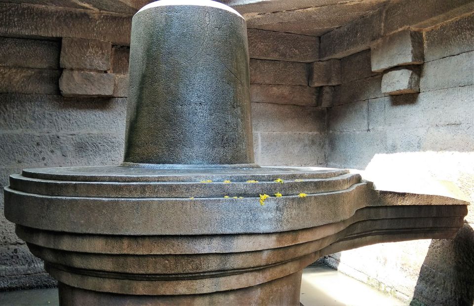 Photo of Badavilinga Temple, Hampi, Karnataka, India by The Urban Nomad