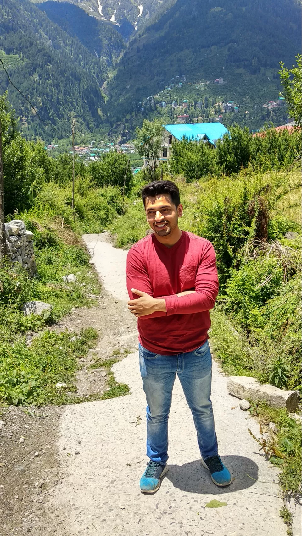 Photo of Manali with a smile???????? by Rohit Jangda