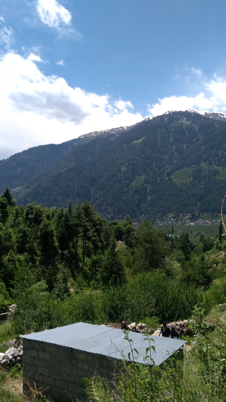 Photo of Manali with a smile???????? by Rohit Jangda