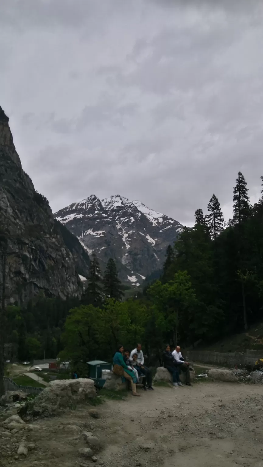 Photo of Manali with a smile???????? by Rohit Jangda
