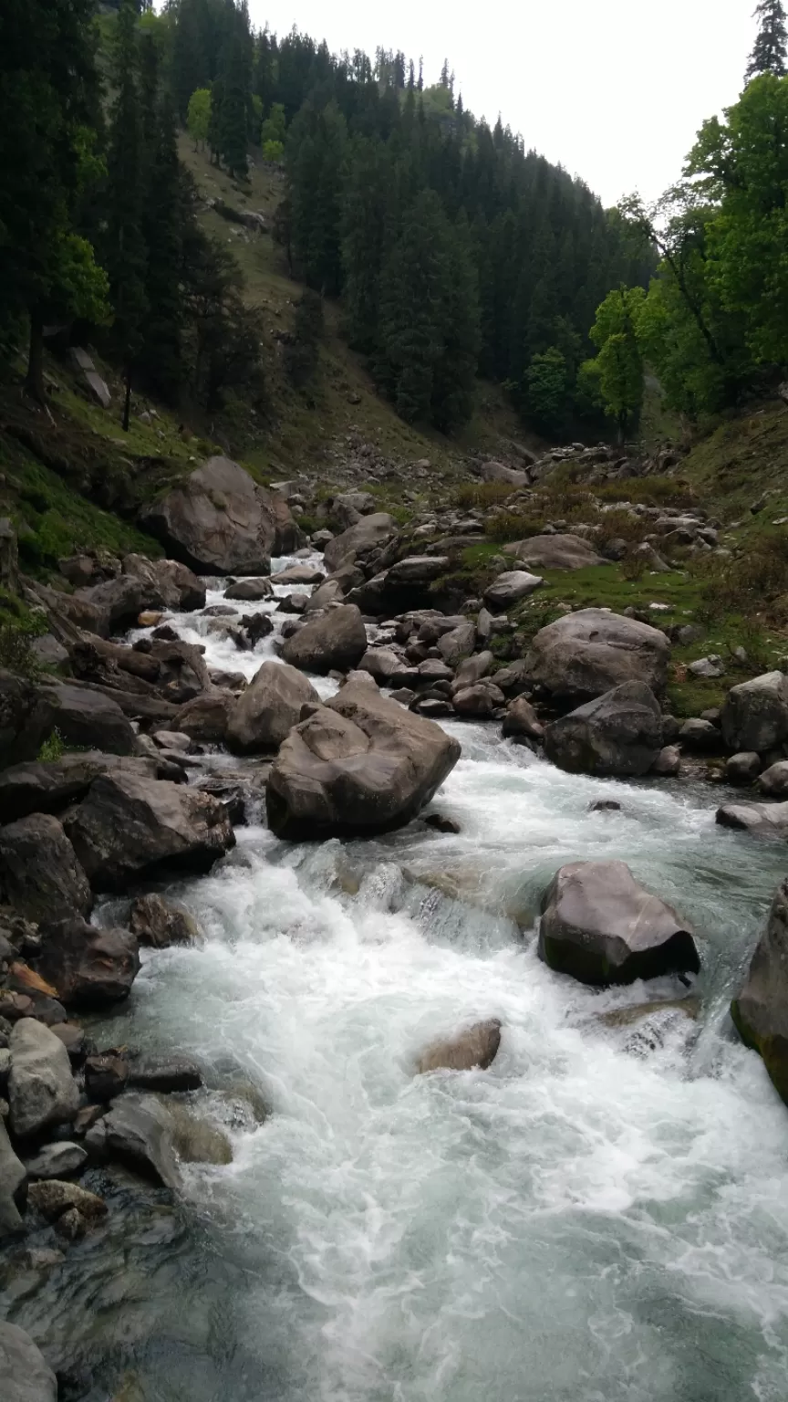 Photo of Manali with a smile???????? by Rohit Jangda