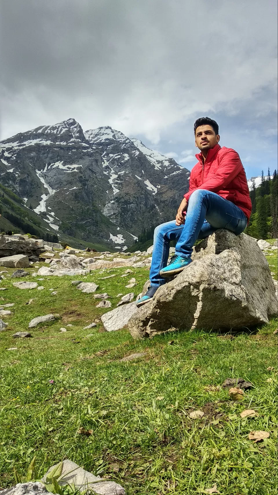 Photo of Manali with a smile???????? by Rohit Jangda