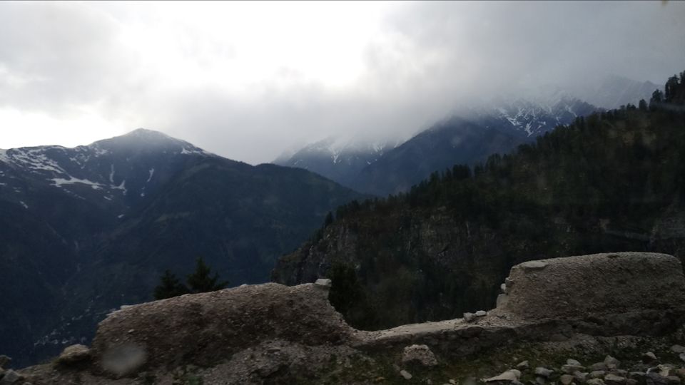 Photo of Manali with a smile???????? by Rohit Jangda
