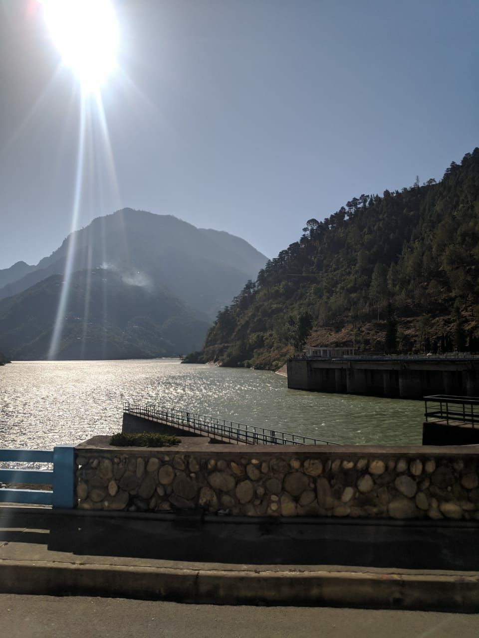 Photo of Manali with a smile???????? by Rohit Jangda