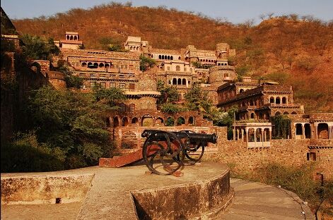 Photo of Neemrana: Overnight | relaxing tour. by Parth Adlakha