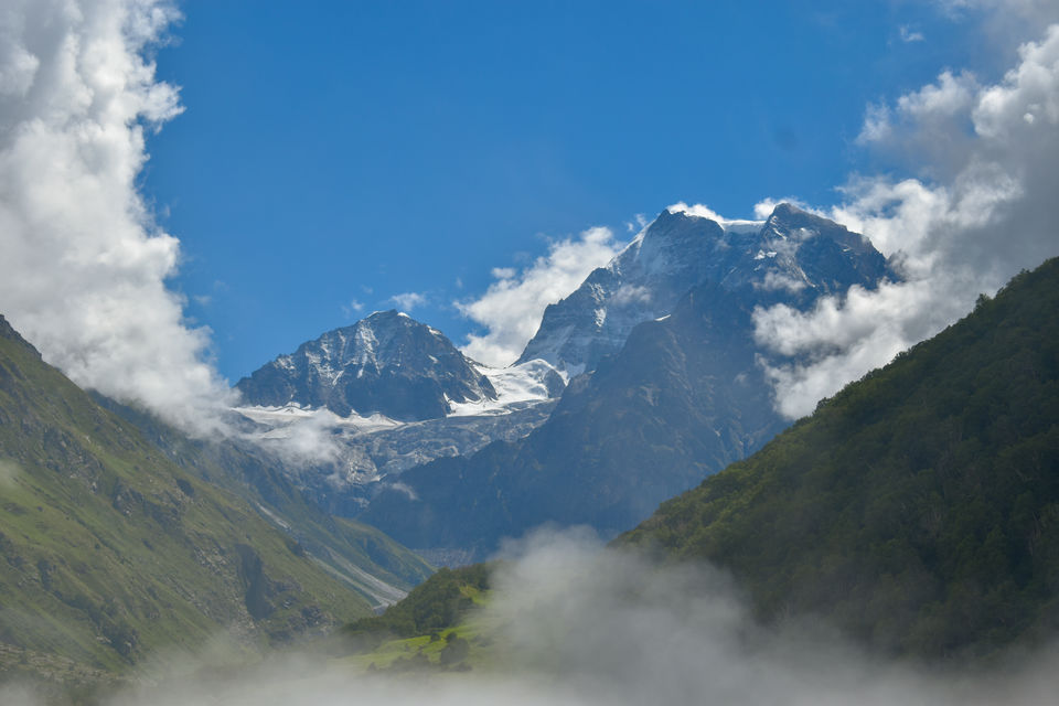 Photo of Valley of Flowers National Park, Uttarakhand, India by Debjyoti Majumder