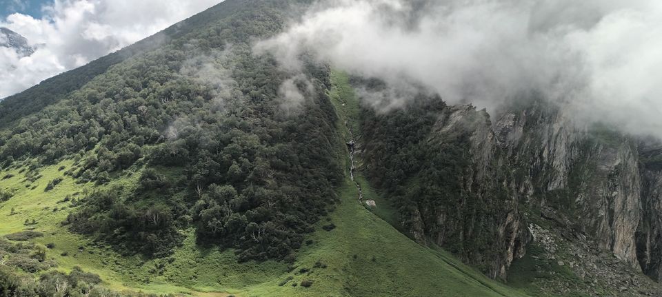 Photo of Valley of Flowers National Park, Uttarakhand, India by Debjyoti Majumder