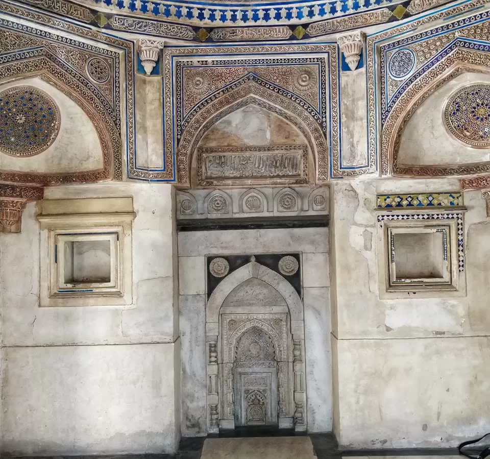 Photo of Jamali Kamali, Mehrauli Archeological Park Trail, Christian Colony, Mehrauli, New Delhi, Delhi, India by Kavya Saxena