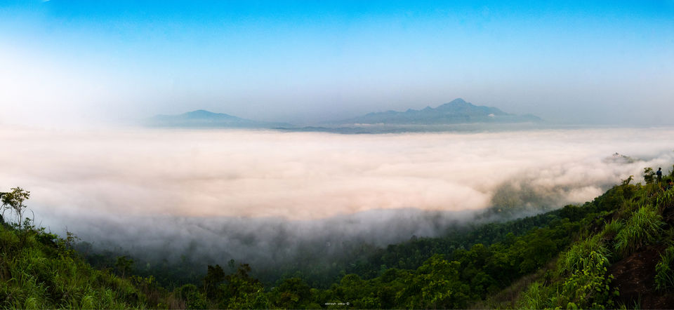 Photo of Kurumbalakotta View Point, Kerala, India by Abinesh Sekar