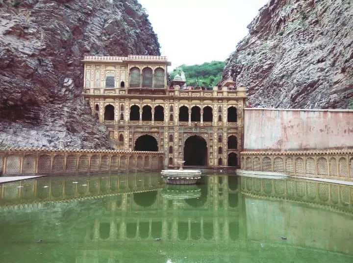 Photo of Galta Ji Temple, Galta Ji, Jaipur, Rajasthan, India by Gayatri Talavdekar
