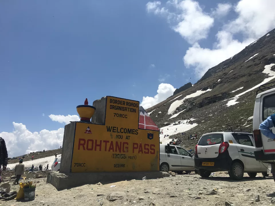 Photo of Rohtang Pass, Manali, Himachal Pradesh, India by Dhaval & Dharini