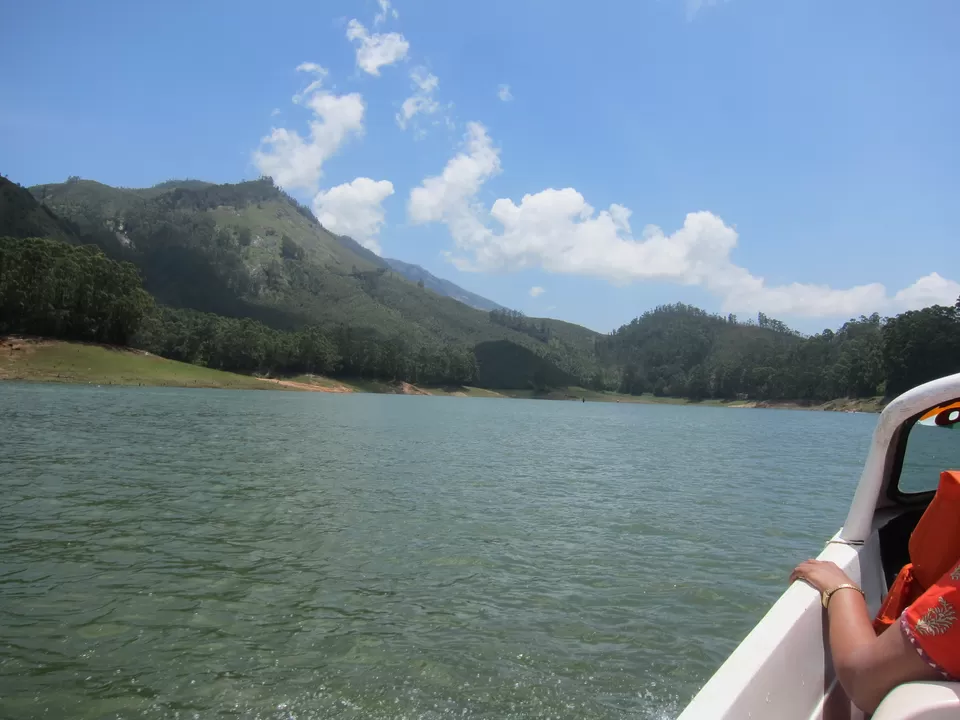 Photo of Mattupetty Lake, Kannan Devan Hills, Kerala, India by Kavya