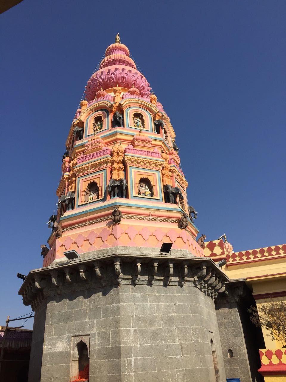 Photo of Shri Ballaleshwar Ashtvinayak Temple, Pali, Maharashtra, India by Tulika Todi