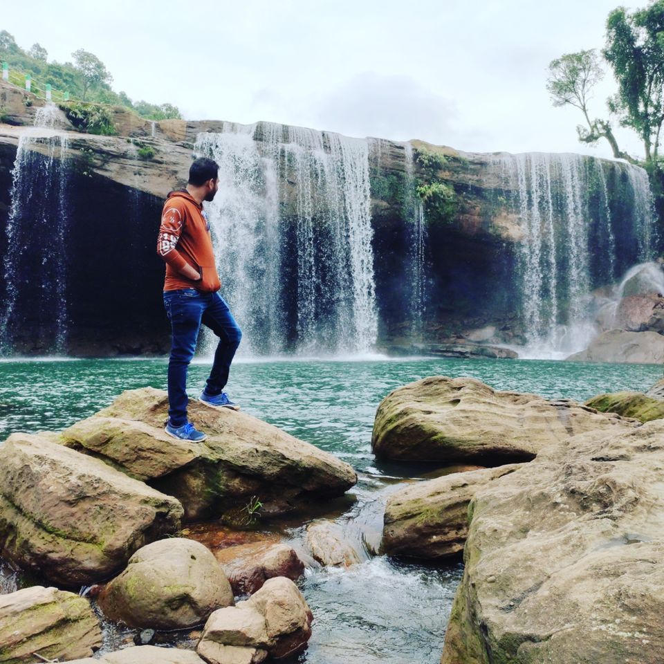 Photo of बस तय किया और चल पड़े मेघलाय के सफ़र पर by Ashutosh Sharma