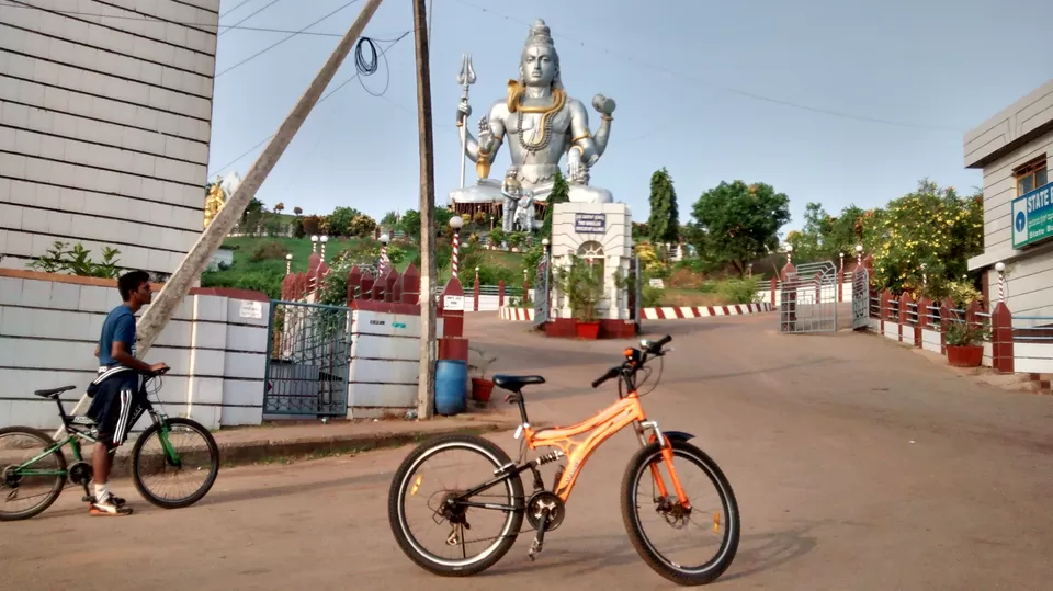 Photo of Murudeshwar, Karnataka, India by Vineet