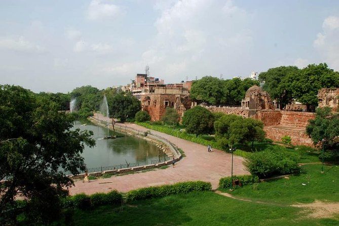 Photo of Hauz khas village, IIT Delhi Main Road, IIT Campus, Indian Institute of Technology Delhi, Hauz Khas, New Delhi, Delhi, India by Shivani Rawat