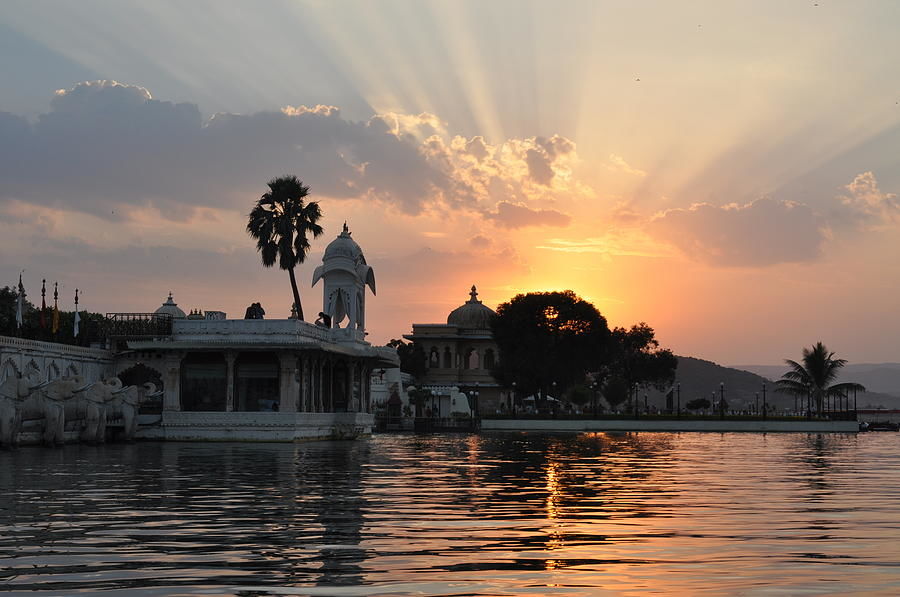 Photo of Lake Pichola, Pichola, Udaipur, Rajasthan by Shivani Rawat
