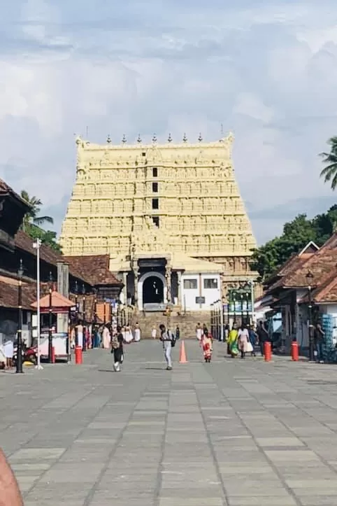 Photo of Sree Padmanabhaswamy Temple, West Nada, Fort, East Fort, Pazhavangadi, Thiruvananthapuram, Kerala, India by Escape Route: Travel And Food Blog By Saloni Aggarwal