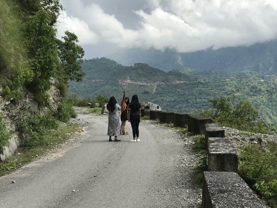 Photo of Beautiful Indo-Nepal Border of Jhulaghat by Escape Route: Travel And Food Blog By Saloni Aggarwal