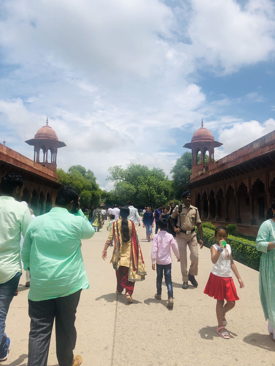 Photo of Visiting the iconic symbol of Love - Taj Mahal by Escape Route: Travel And Food Blog By Saloni Aggarwal