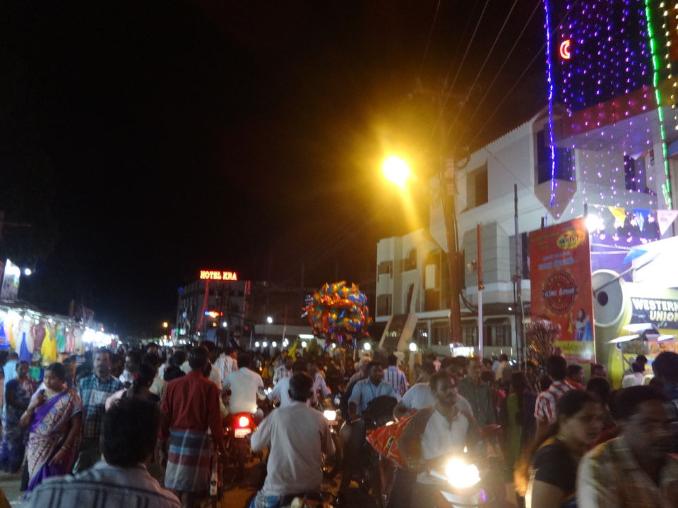 Photo of Festive crowd on the streets of Tanjore by Vyshalini S Kakarla