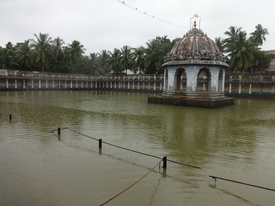 Photo of The beautiful pond in Sri Vaitheeshwar temple by Vyshalini S Kakarla