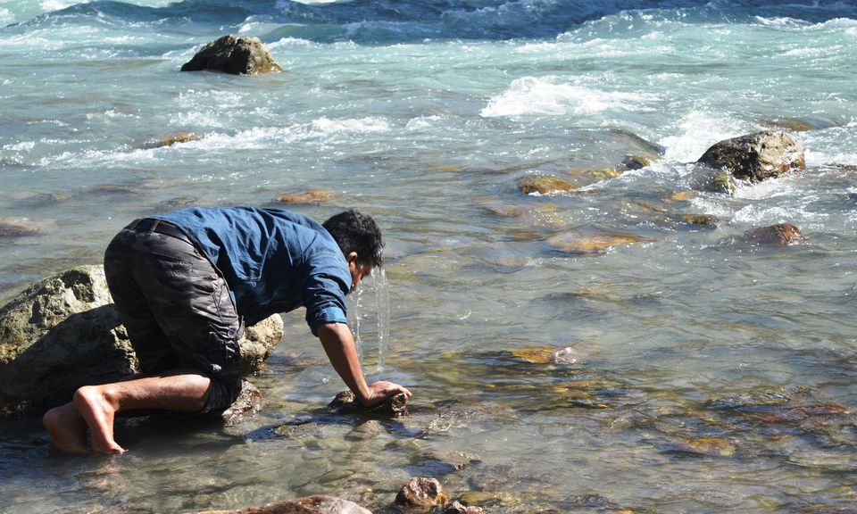 Photo of Here is how One Girl and Five Boys Road Tripped from Srinagar to Leh, Ladakh in Ten Days by Surbhi Vedi