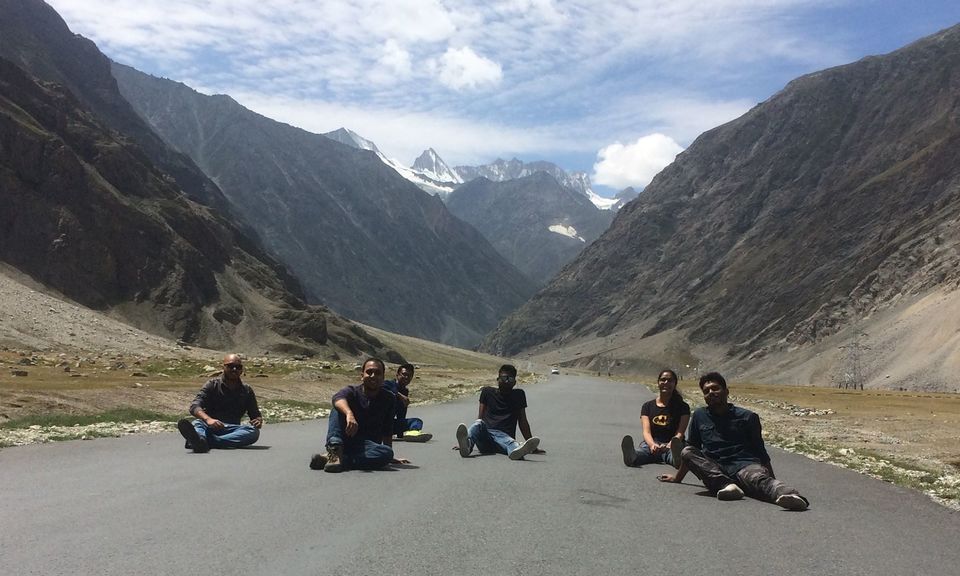 Photo of Here is how One Girl and Five Boys Road Tripped from Srinagar to Leh, Ladakh in Ten Days by Surbhi Vedi