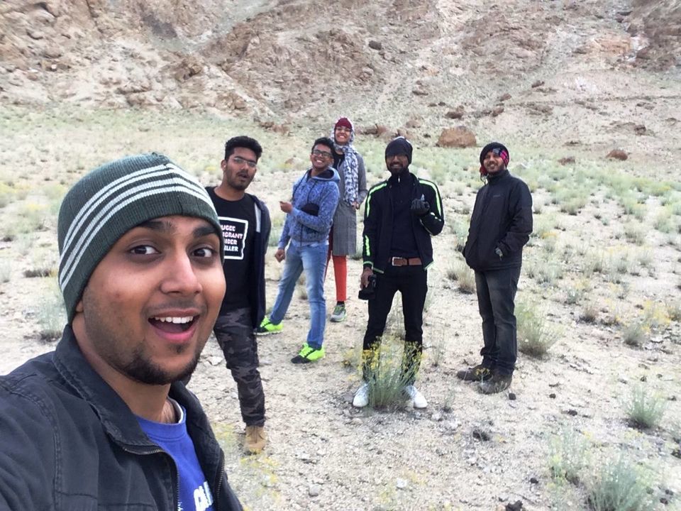 Photo of Here is how One Girl and Five Boys Road Tripped from Srinagar to Leh, Ladakh in Ten Days by Surbhi Vedi