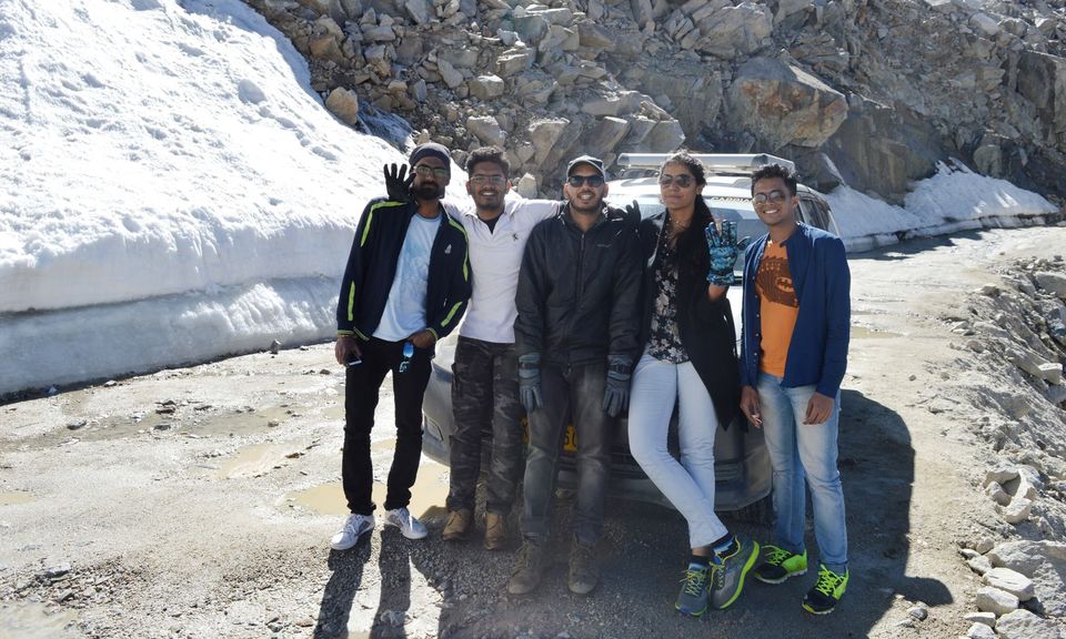 Photo of Here is how One Girl and Five Boys Road Tripped from Srinagar to Leh, Ladakh in Ten Days by Surbhi Vedi