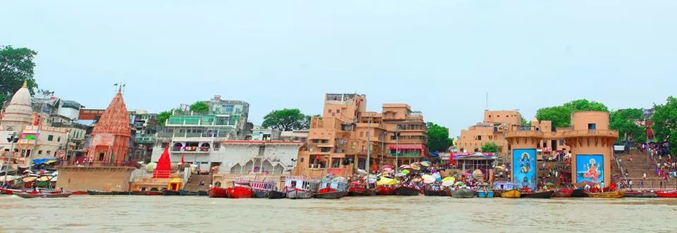 Photo of दशाश्वमेध घाट, Dashashwamedh Ghat Road, Ghats of varanasi, Godowlia, Varanasi, Uttar Pradesh, India by Akshat Maneesh Sahu