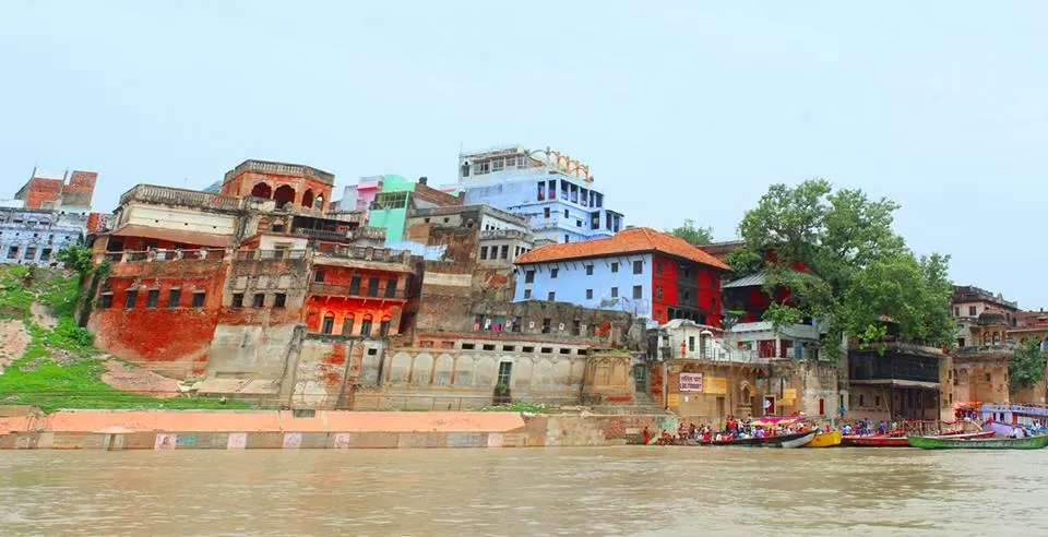 Photo of ललिता घाट, Near Meer Ghat, Ghats of varanasi, Lahori Tola, Varanasi, Uttar Pradesh, India by Akshat Maneesh Sahu