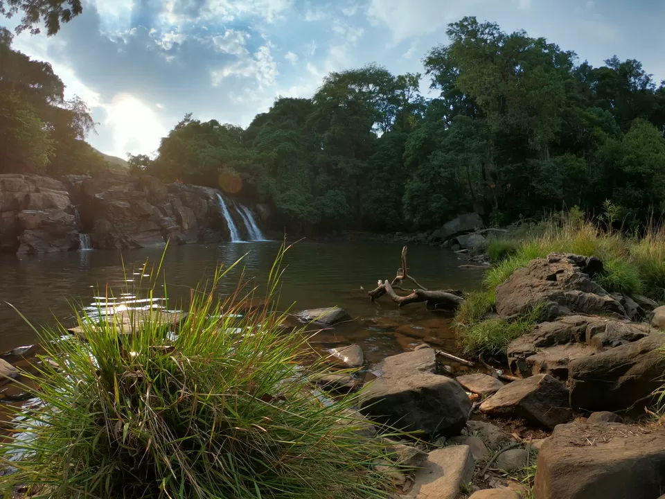 Photo of Kote Abbe Falls, Mukkodlu, Karnataka by The Roamantics 