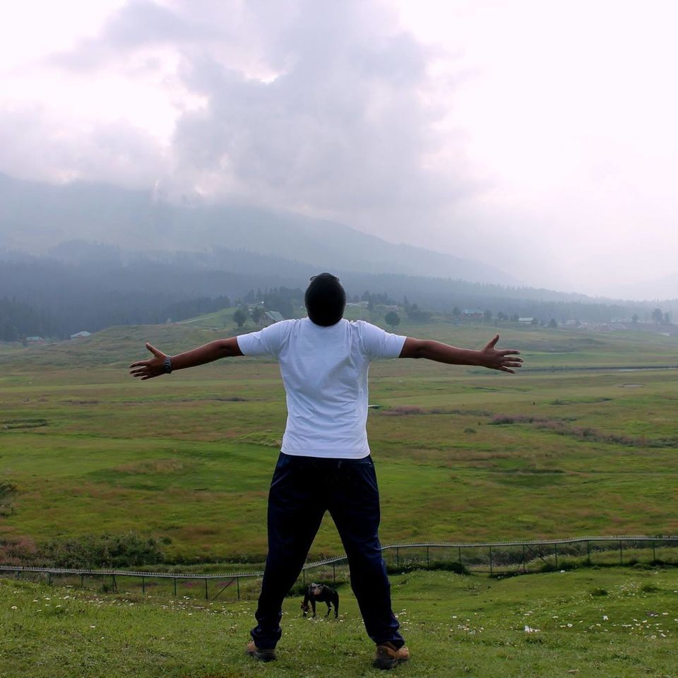 Photo of Solo trip to Gulmarg's frozen lake! 1/11 by Sanjay Raturi