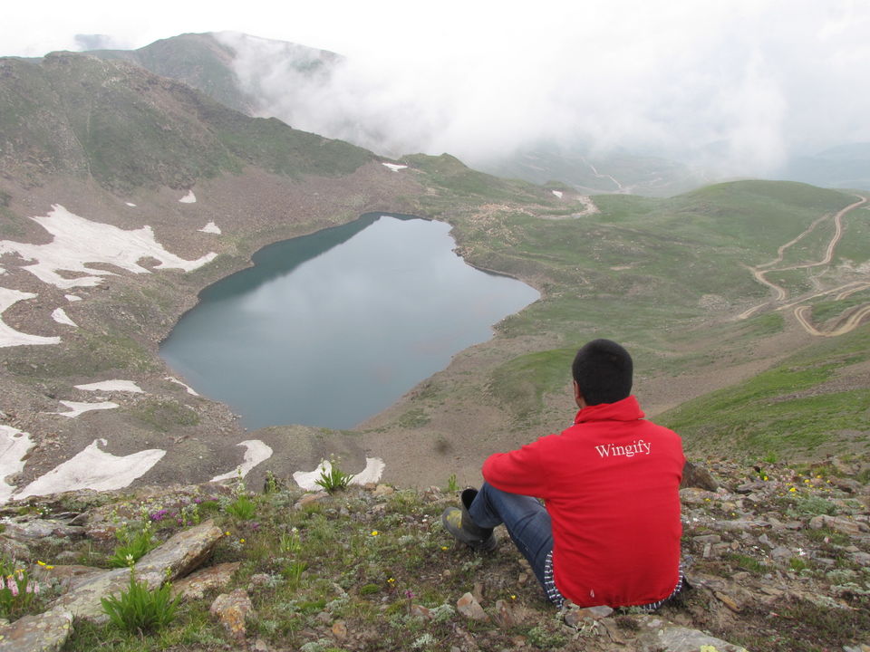 Photo of Solo trip to Gulmarg's frozen lake! 4/11 by Sanjay Raturi