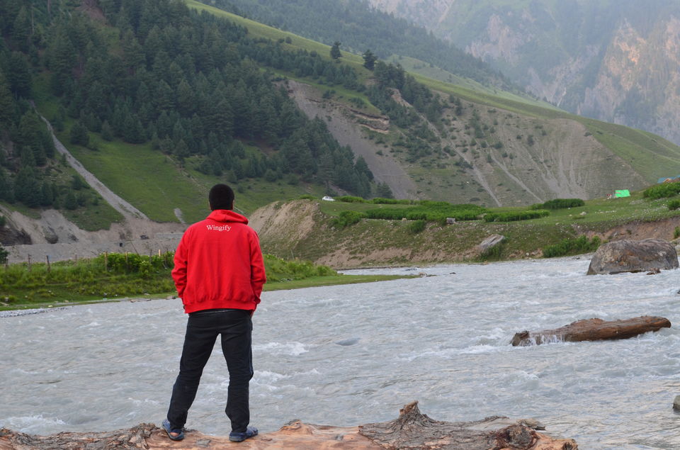 Photo of Solo trip to Gulmarg's frozen lake! 8/11 by Sanjay Raturi