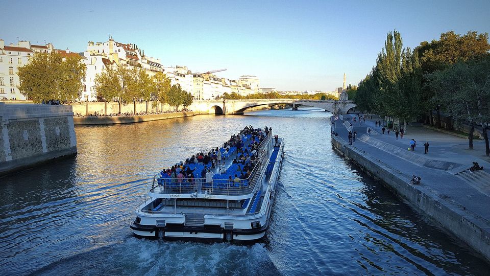 Photo of Parisian Rendezvous '15 10/16 by Eva Rana