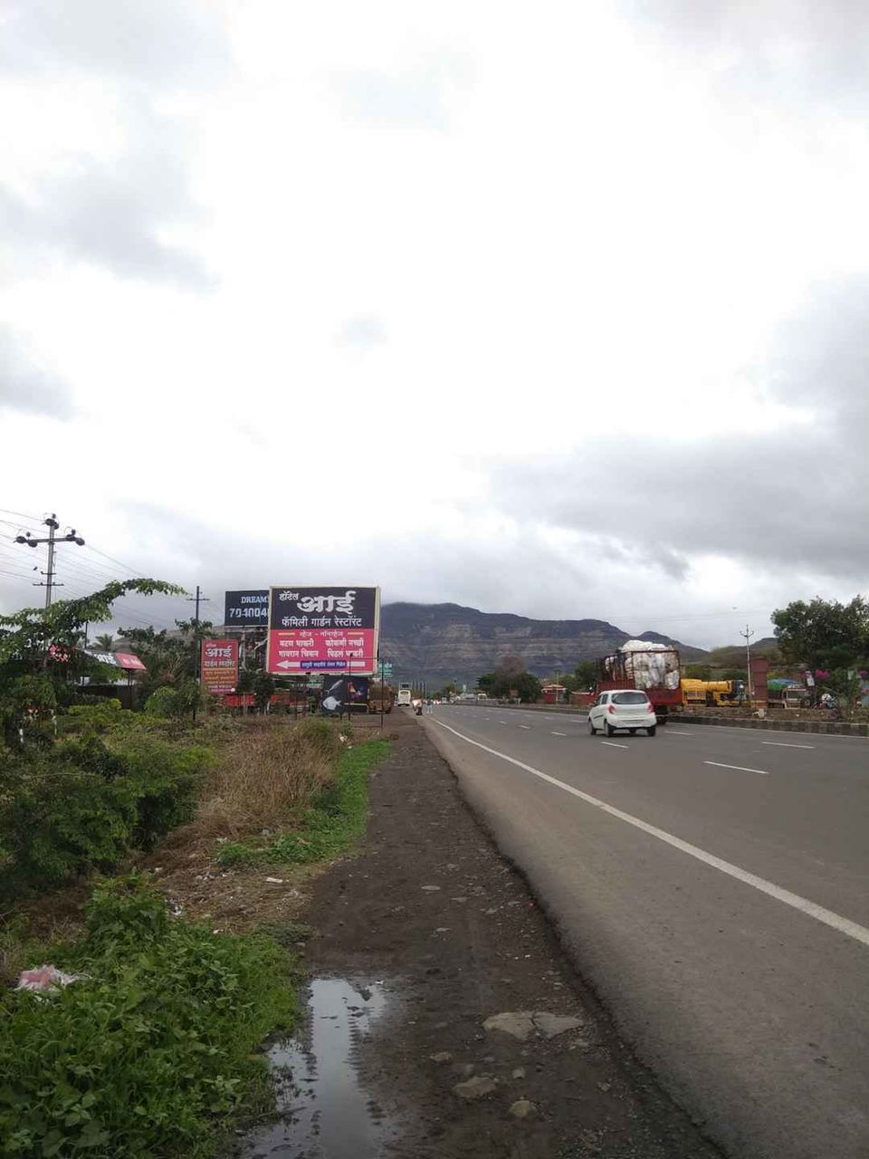 Photo of Mumbai - Bengaluru Highway, Sports Association Park, Sector 6, Vashi, Navi Mumbai, Maharashtra, India by Partha Sarathi Kalita