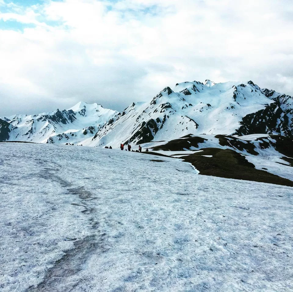 Photo of Sar Pass Trek, Kasol, Himachal Pradesh, India by Udit Khurana
