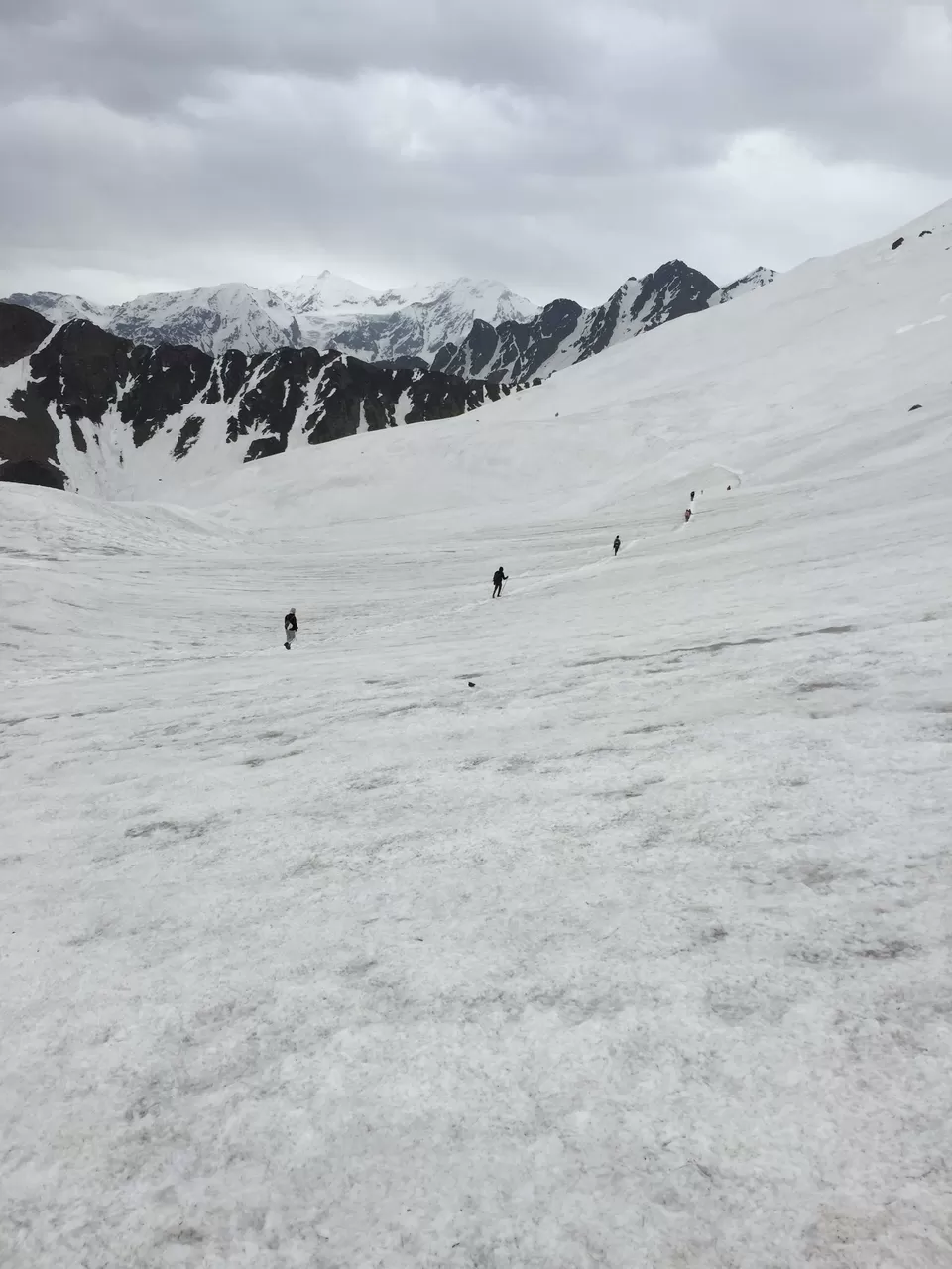 Photo of Sar Pass Trek, Kasol, Himachal Pradesh, India by Udit Khurana