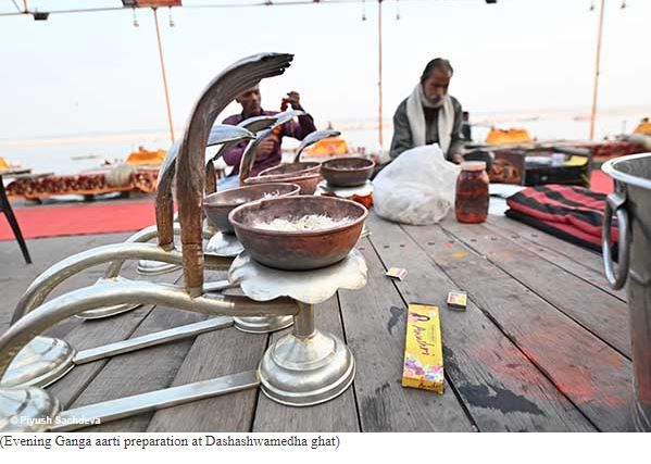 Photo of Ganga Aarti of Varanasi 7/13 by A Mango Traveler