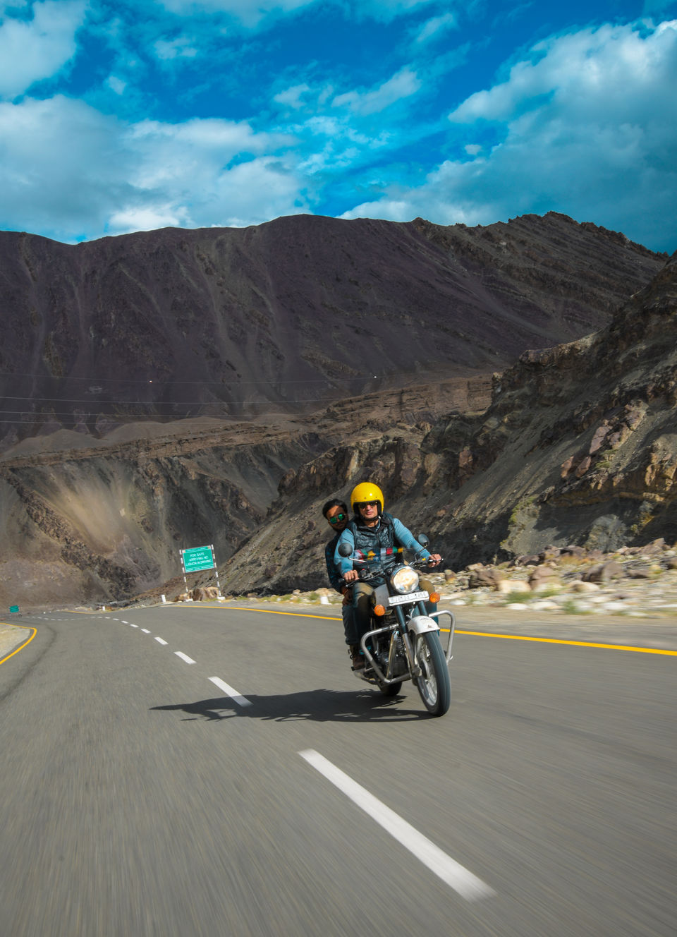Photo of Lamayuru, Magnetic hill & Pathar Sahib Gurudwara - Ladakh road trip - Chapter 5 9/27 by A Mango Traveler