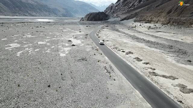 Photo of Pangong Lake - Ladakh Road trip - Chapter 8 5/39 by A Mango Traveler