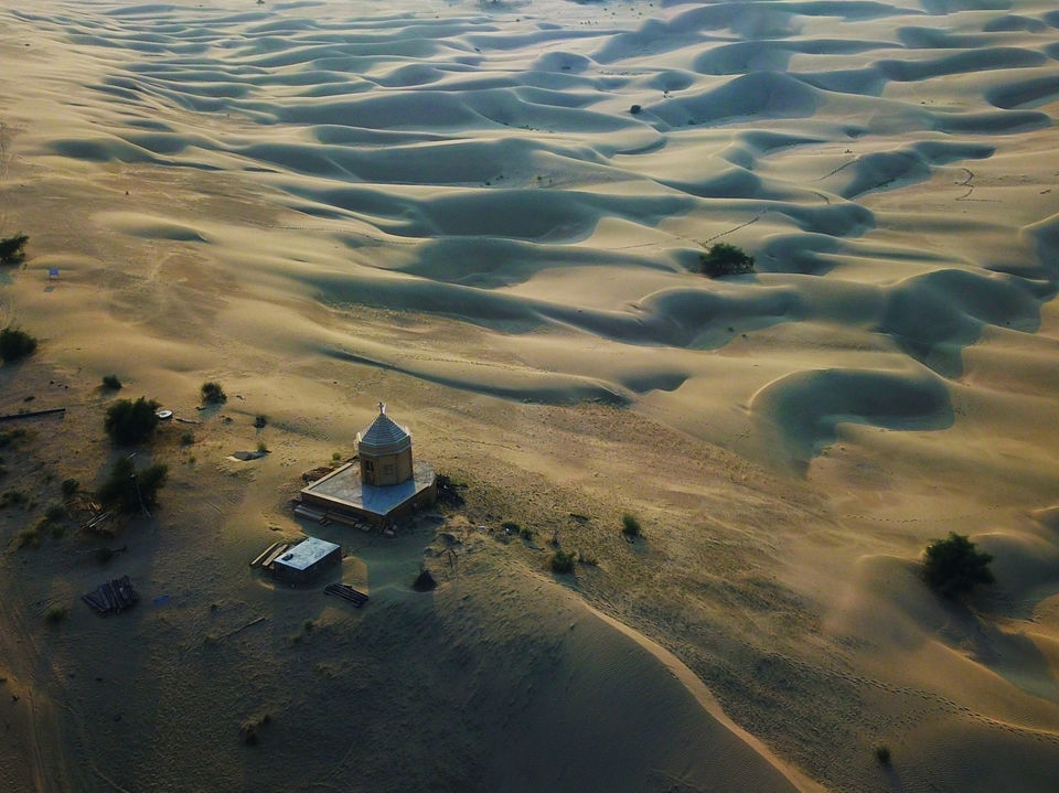 Photo of The raw desert of village Khuri, Jaisalmer 13/15 by A Mango Traveler