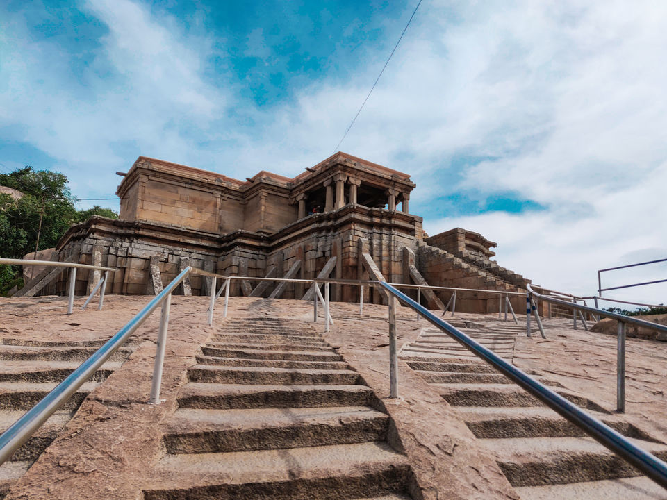 Photo of The Monolith of Gommateshwara (BAHUBALI) 4/7 by Pratik Kakade